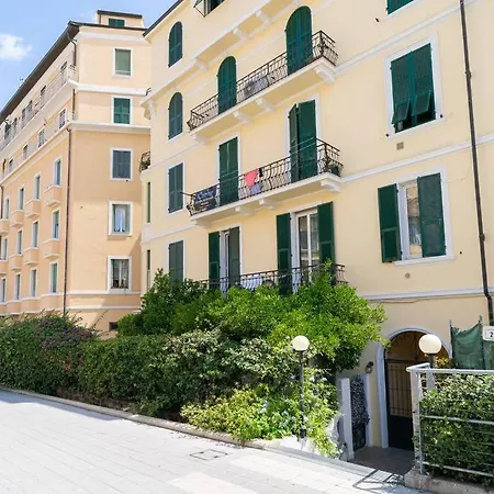 Sea View - 2 Bedrooms * Sanremo