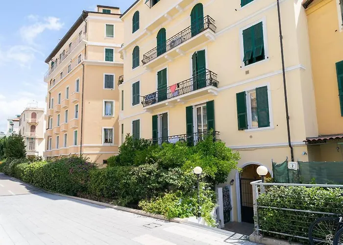 Sea View - 2 Bedrooms * サンレモ