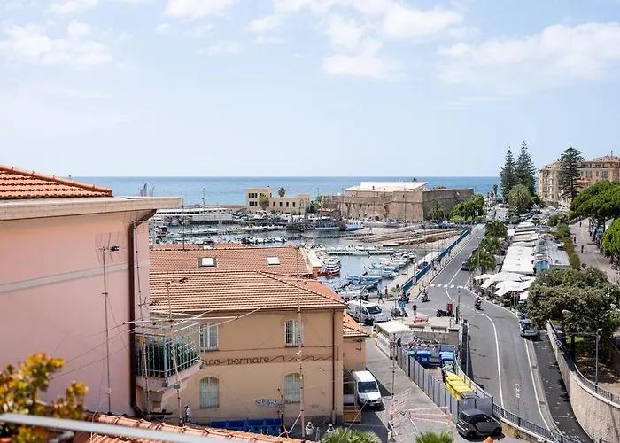 Sea View - 2 Bedrooms *