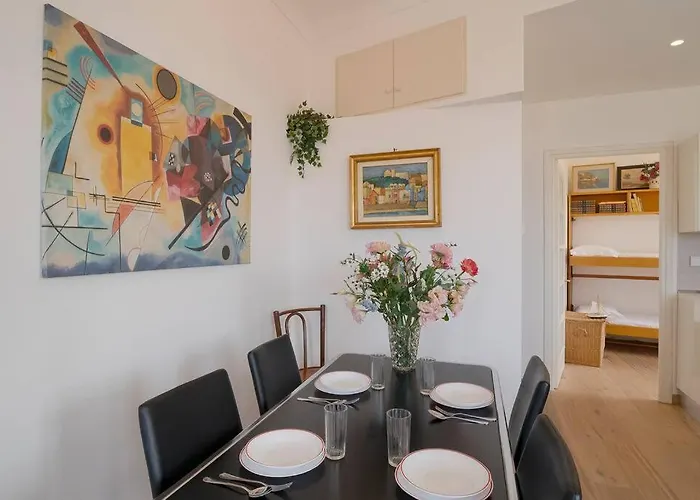 Sea View - 2 Bedrooms *